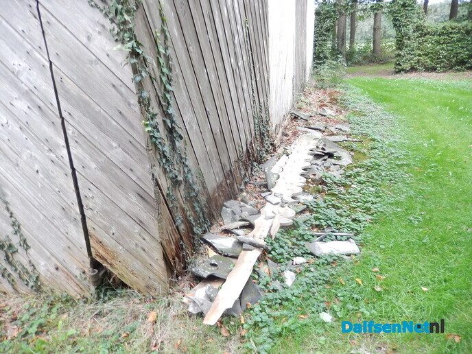 Het houten koetshuis bij Huize Vidal - Foto: Willy