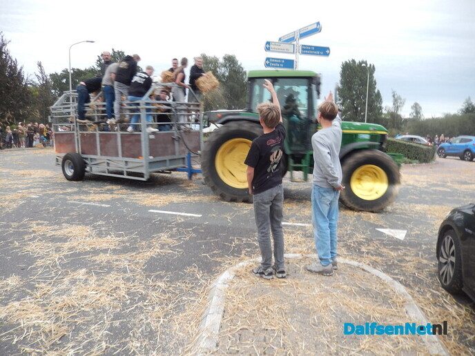 Geen strobreed in de weg - Foto: Willy