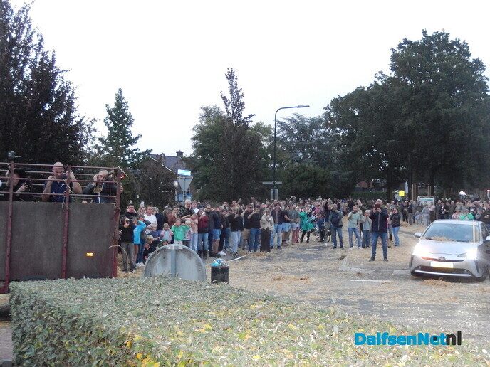 Geen strobreed in de weg - Foto: Willy