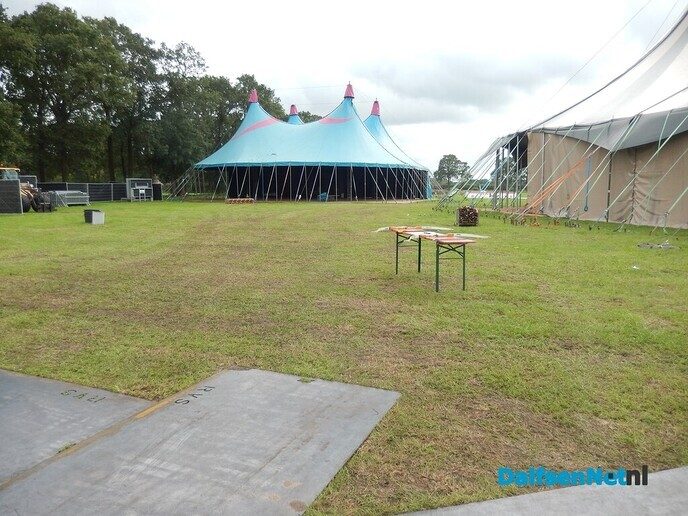 Vliegtuigbotsing boven feestterrein Hoonhorst? - Foto: Willy