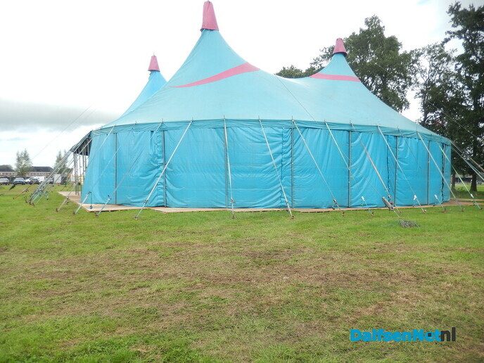 Vliegtuigbotsing boven feestterrein Hoonhorst? - Foto: Willy