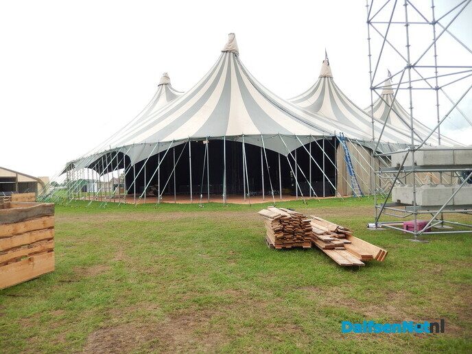 Opbouw Kachel FM vordert in hoog tempo - Foto: Willy