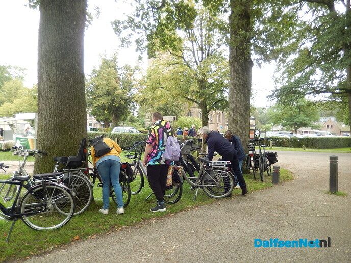 Gezellige drukte op boerenmarkt in Vilsteren - Foto: Willy