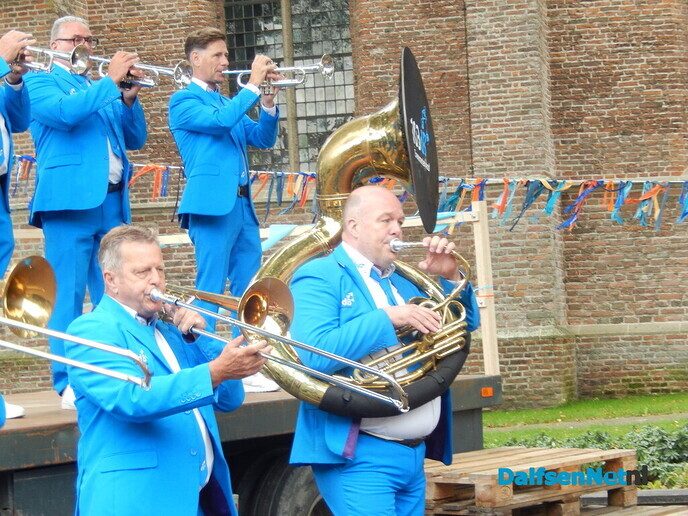 Gezellige middag tijdens Dweil’n an de Vechte - Foto: Willy