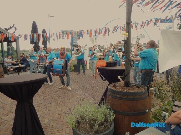 Gezellige middag tijdens Dweil’n an de Vechte - Foto: Willy