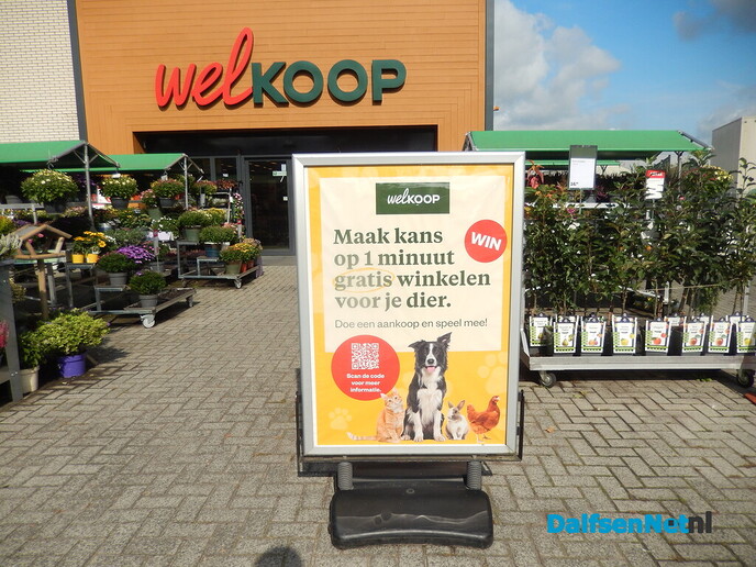 Even lachen naar de dierenfotograaf bij Welkoop Dalfsen - Foto: Willy