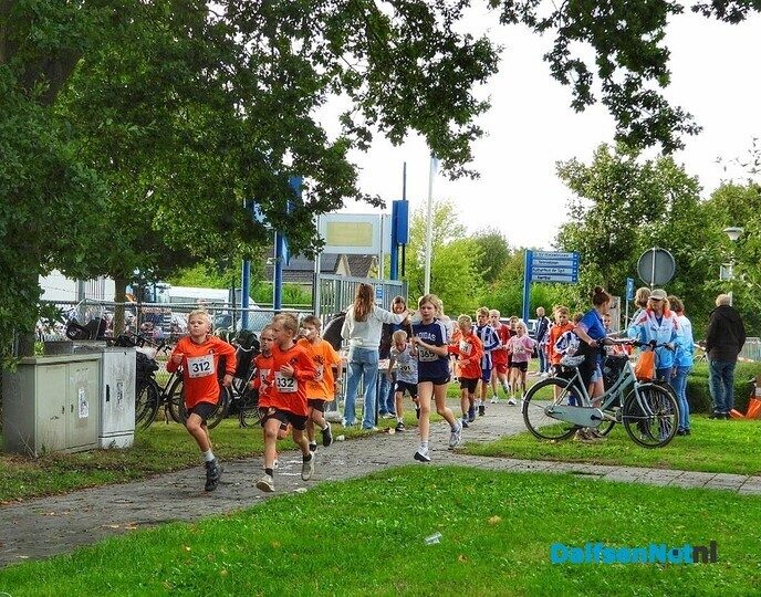Veel publiek bij Oranjeloop: Femmie was er ook - Foto: Femmie Smink
