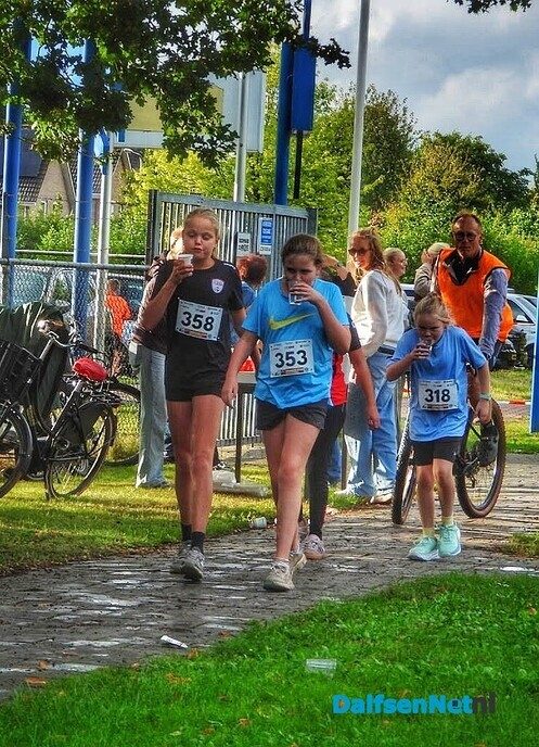 Veel publiek bij Oranjeloop: Femmie was er ook - Foto: Femmie Smink