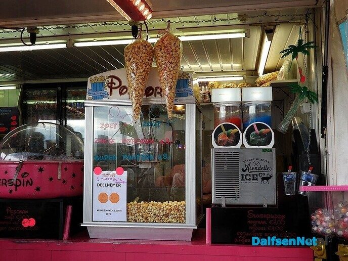 Schuilen, wandelen, gezellig kletsen, oliebollen en de kermis op! - Foto: Femmie Smink