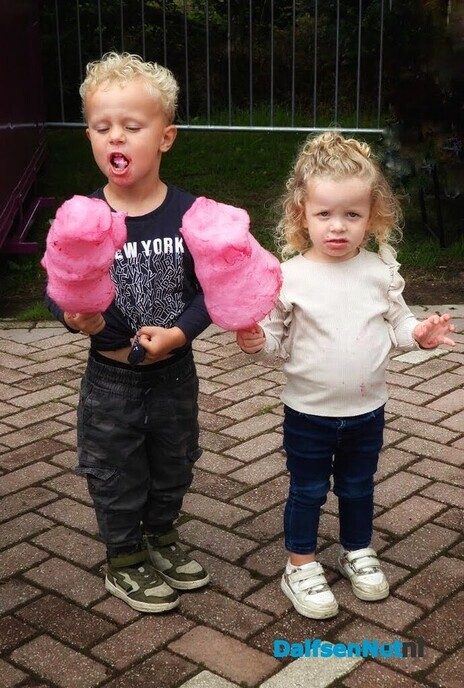 Schuilen, wandelen, gezellig kletsen, oliebollen en de kermis op! - Foto: Femmie Smink