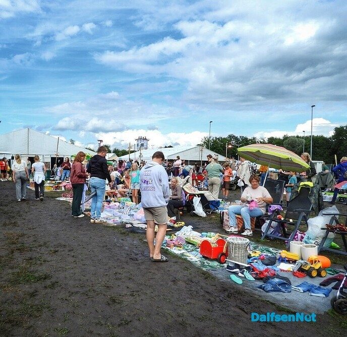 Schuilen, wandelen, gezellig kletsen, oliebollen en de kermis op! - Foto: Femmie Smink