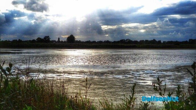 Prachtige avondlucht en idyllisch landschap in Nieuwleusen - Foto: Femmie Smink