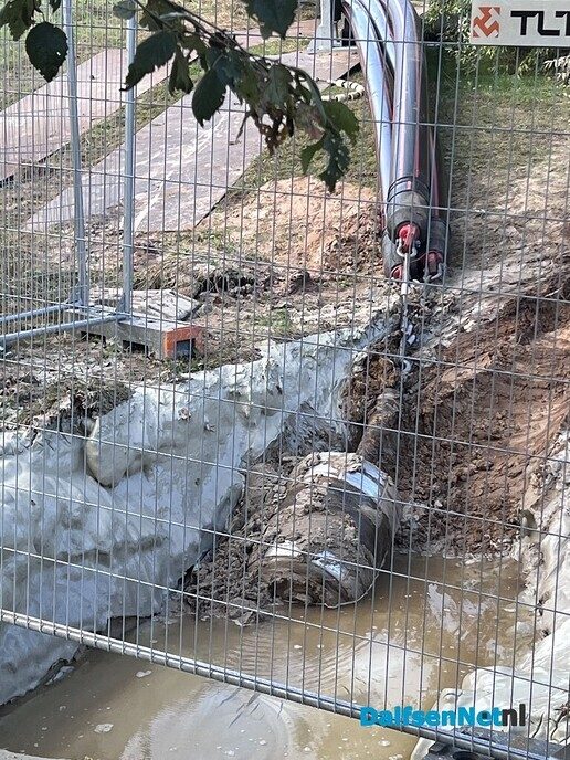 Dalfsen op de kop vanwege grote zwarte buizen - Foto: Ingezonden foto