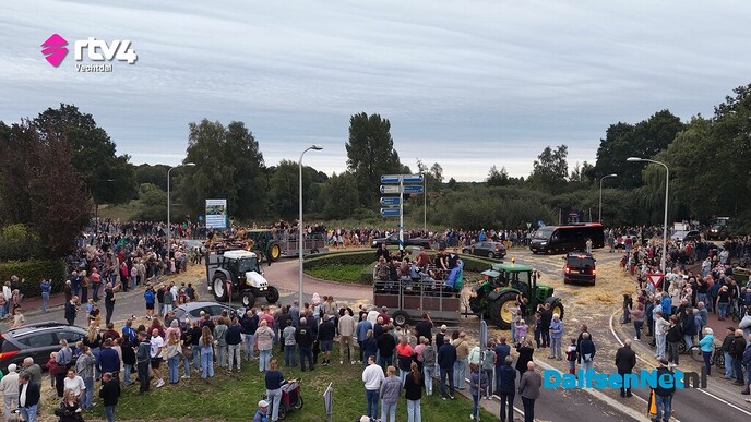 Met trekker en stro naar Normaal - Foto: Ingezonden foto