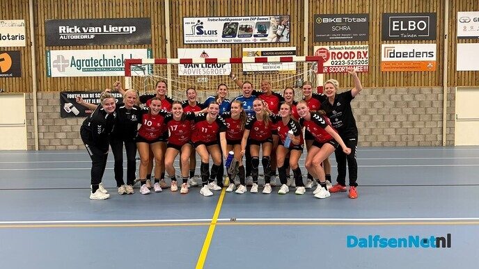 Handbal dames winnen eerste wedstrijd in de eerste divisie - Foto: Ingezonden foto