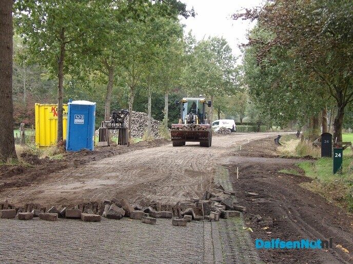 Klinkers eruit, Twentseweg krijgt een opknapbeurt - Foto: Willy