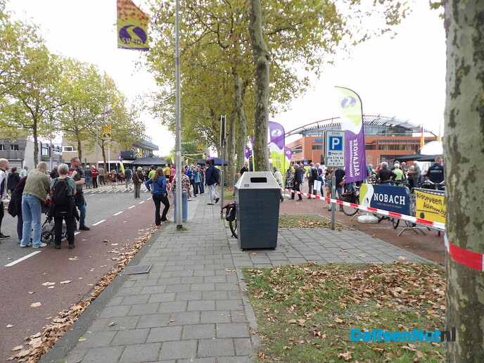 Prachtige slotdag van de Sallandse Wandelvierdaagse in Raalte - Foto: Willy