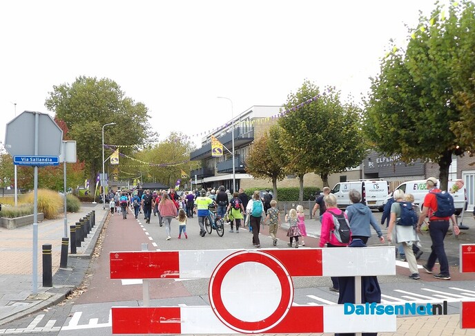 Prachtige slotdag van de Sallandse Wandelvierdaagse in Raalte - Foto: Willy