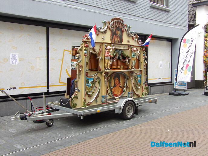 Prachtige slotdag van de Sallandse Wandelvierdaagse in Raalte - Foto: Willy