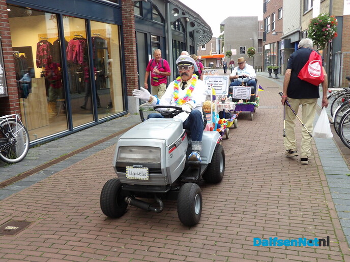 Prachtige slotdag van de Sallandse Wandelvierdaagse in Raalte - Foto: Willy