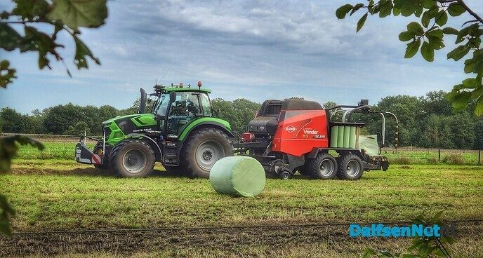 Aardappels rooien aan de Wethouder Bijkersweg - Foto: Femmie Smink