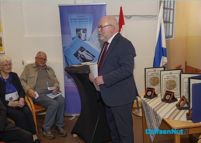 Uitreiken onderscheidingen ‘Rechtvaardigen onder de Volkeren’ in voormalige synagoge - Foto: Paul Scholten