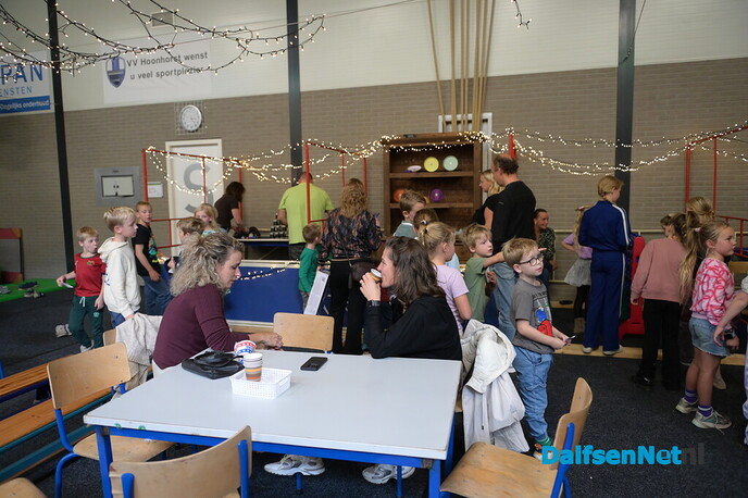 Bazar in Hoonhorst: mooie prijzen zoals een weekendje Texel - Foto: Johan Bokma
