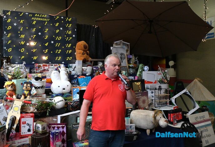 Bazar in Hoonhorst: mooie prijzen zoals een weekendje Texel - Foto: Johan Bokma