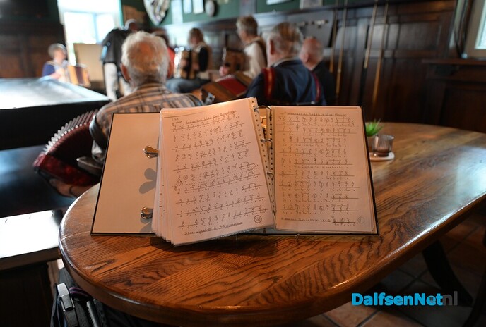 Aalt Westerman viert 70 jaar als muzikant bij ’t Witte Peerd - Foto: Johan Bokma