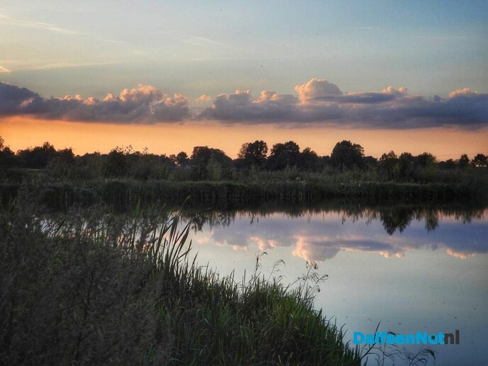Femmie fotografeerde prachtige zonsondergang in Nieuwleusen