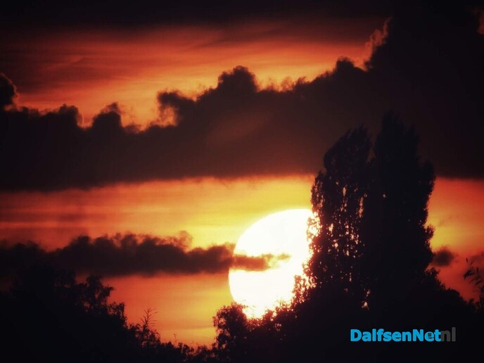 Femmie fotografeerde prachtige zonsondergang in Nieuwleusen - Foto: Femmie Smink