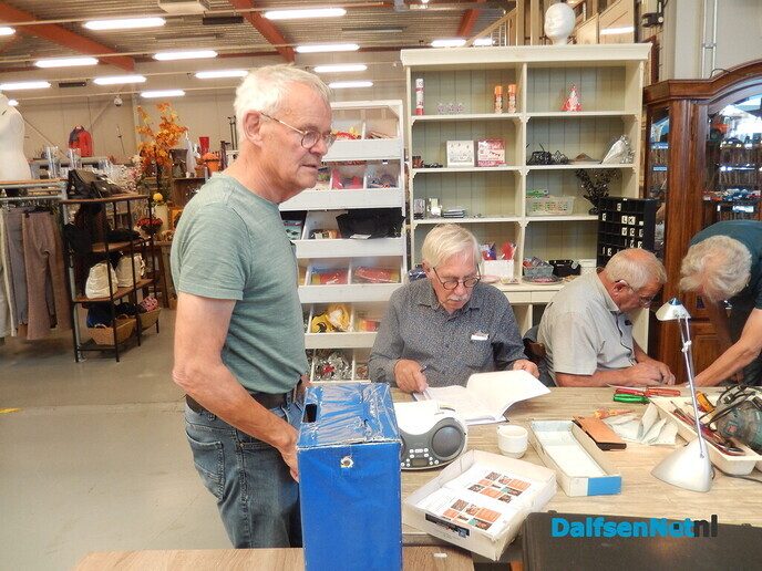 Repaircafé bij Noggus&Noggus - Foto: Willy