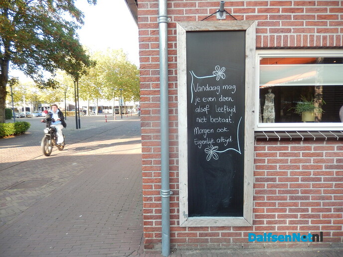 Weer nieuwe gevelspreuk - Foto: Willy