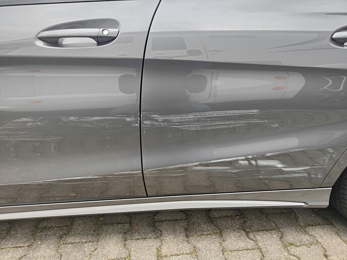 Schade aan auto: tevens oproep na doorrijding
