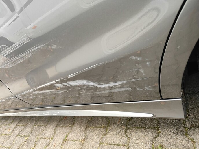 Schade aan auto: tevens oproep na doorrijding