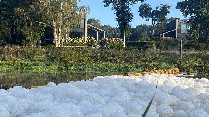 Shampoo in de Vecht? - Foto: Ingezonden foto