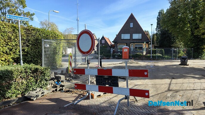 Kruising Wilhelminastraat – Brethouwerstraat morgen weer open? - Foto: John Til