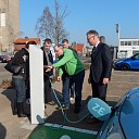 Elektrisch laadpunt geopend door Jacques van Loevezijn