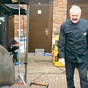 Nols steekt de kachels aan Nols steekt de kachels aan