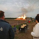 Ook in Oudleusen is het paasvuur al jaren een traditie Ook in Oudleusen is het paasvuur al jaren een traditie