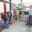 Kleuters van CBS de Spiegel bezoeken schildersbedrijf Brouwer Kleuters van CBS de Spiegel bezoeken schildersbedrijf Brouwer