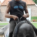 Bij de buurvrouw in de zandbak Bij de buurvrouw in de zandbak