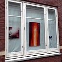 Tineke Langbroek achter glas Tineke Langbroek achter glas