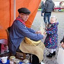 Kerstmarkt Hoonhorst gezellig en druk Kerstmarkt Hoonhorst gezellig en druk