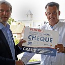 Waardecheque overhandigd Waardecheque overhandigd
