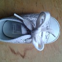 Baby schopt…….schoen uit