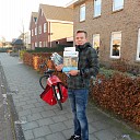 Even op 5 dec. huis aan huis een cadeau brengen Even op 5 dec. huis aan huis een cadeau brengen