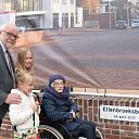 Een plein waar wordt ontmoet, gepraat, gekust en gedronken Een plein waar wordt ontmoet, gepraat, gekust en gedronken