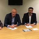Eerste officiële ondertekening wethouder Schuurman Eerste officiële ondertekening wethouder Schuurman