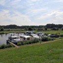 Zomerbeeld van de haven
